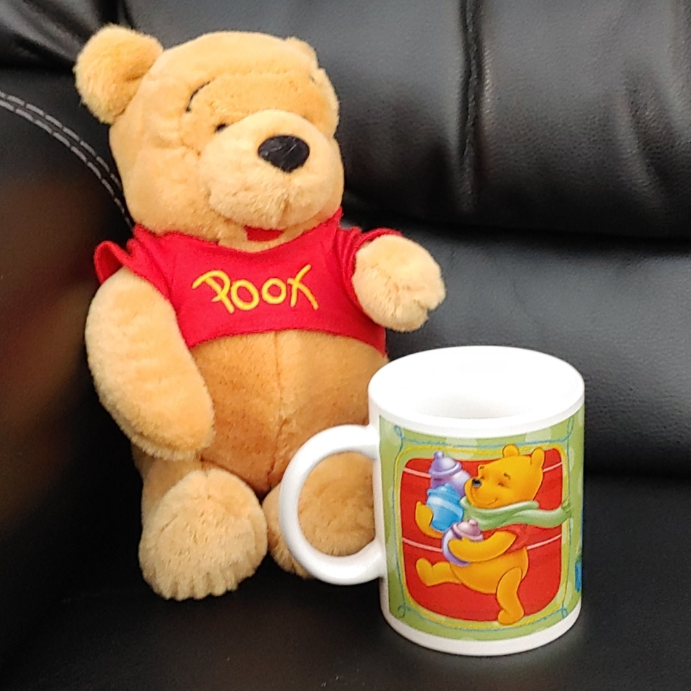 Disney Winnie & Friends Christmas Mug